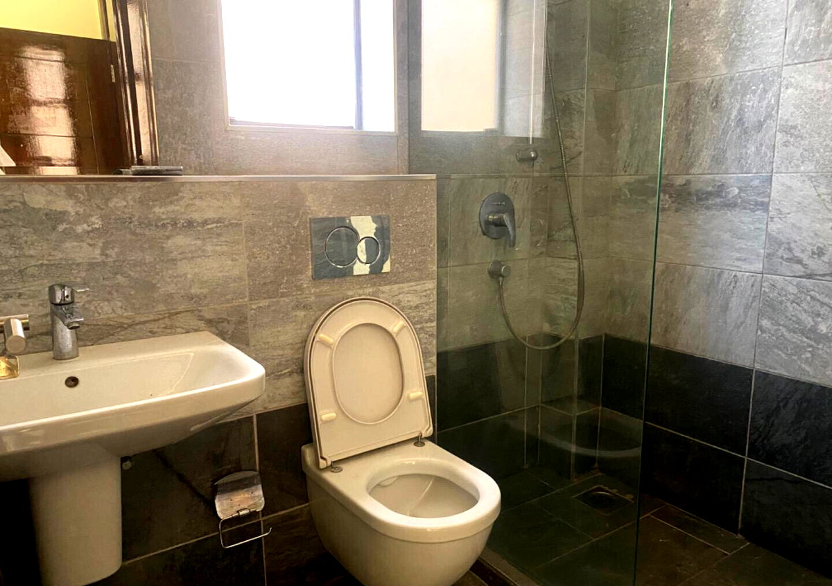 5-Bed Townhouse with Pool & Gym Access - Westlands