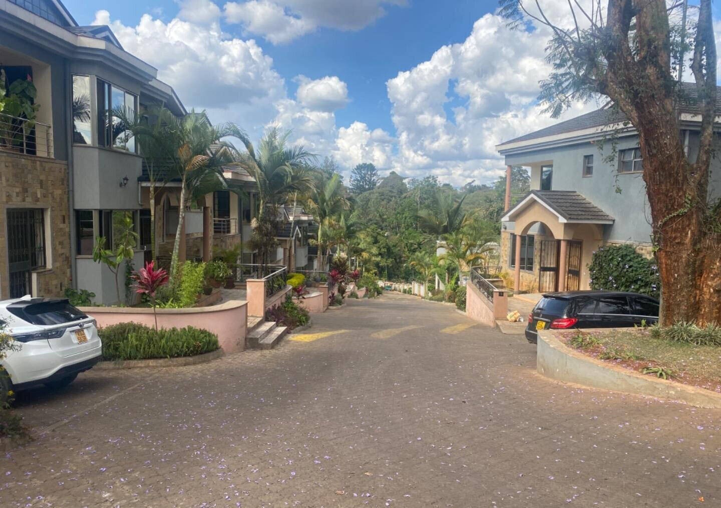 5-Bed Townhouse with Pool & Gym Access - Westlands
