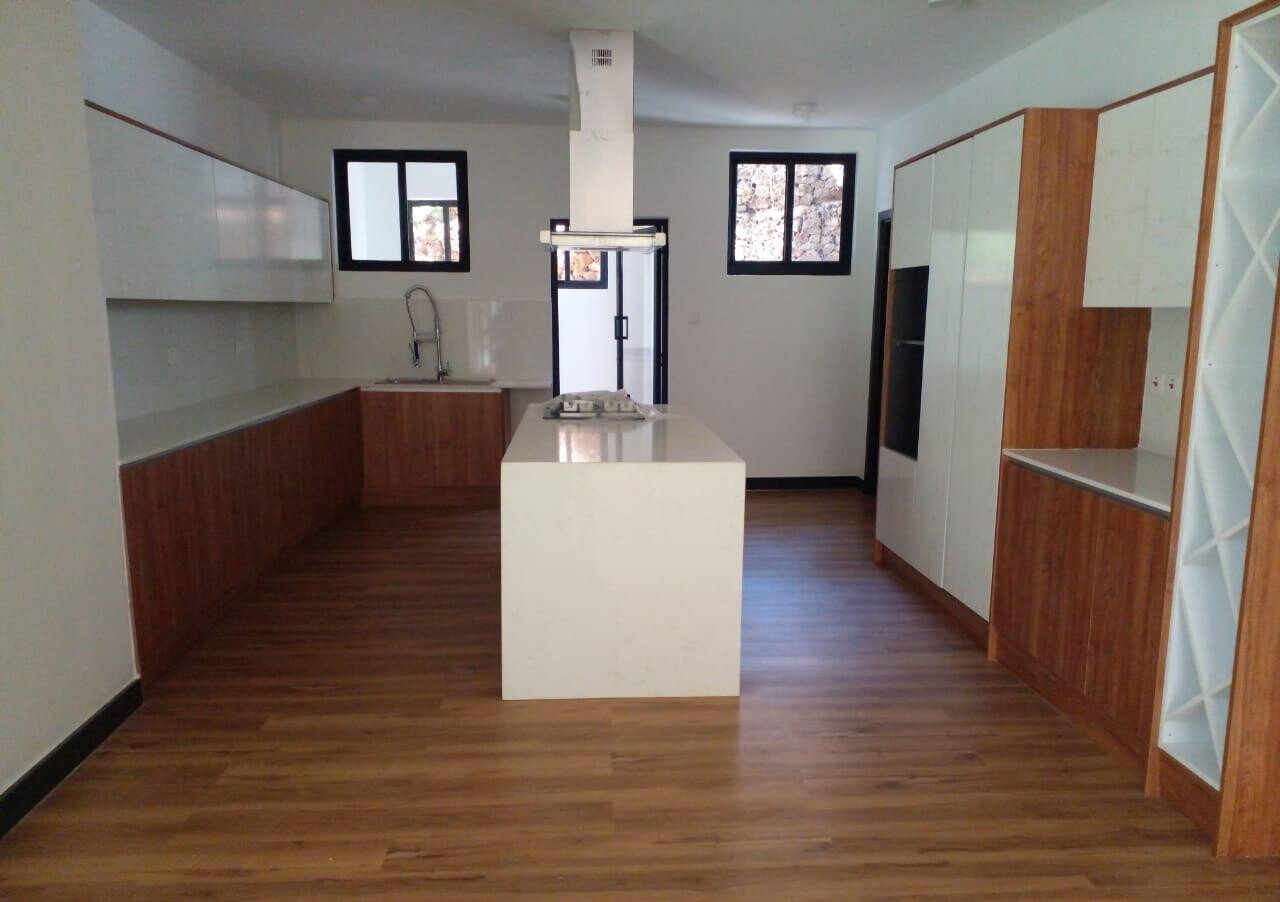 5-Ensuite Townhouse with Jacuzzi & Steam Bath - Lower Kabete