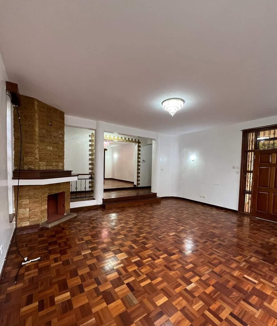 5BR All-Ensuite Townhouse with DSQ in Gated 6-Unit Estate - Kileleshwa