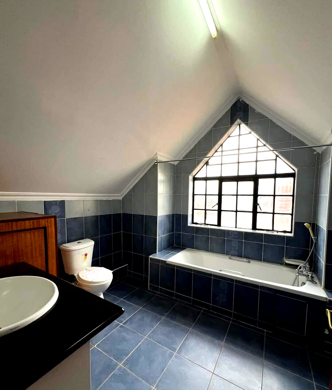 5BR All-Ensuite Townhouse with DSQ in Gated 6-Unit Estate - Kileleshwa