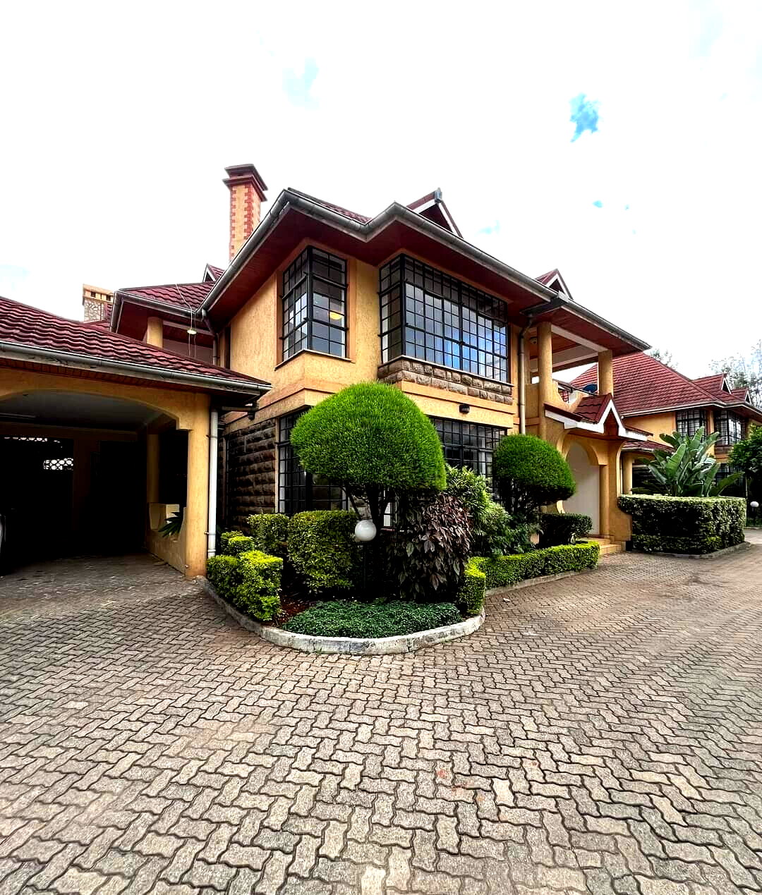 5BR All-Ensuite Townhouse with DSQ in Gated 6-Unit Estate - Kileleshwa