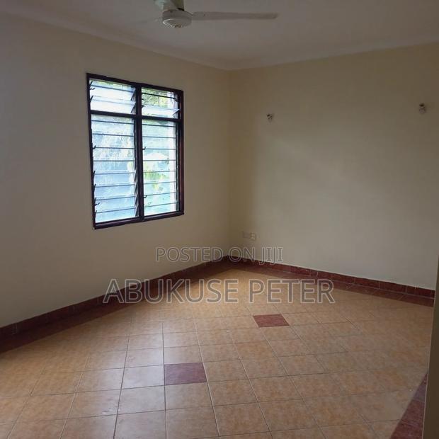 2bdrm Block of Flats in Tudor Nora for rent