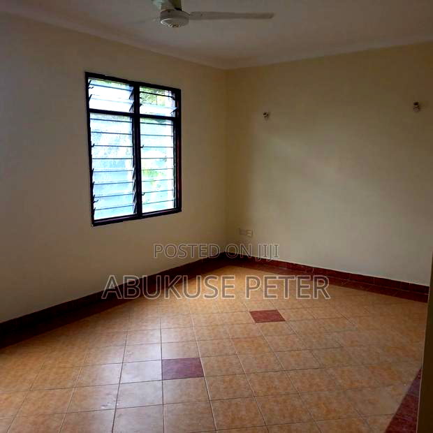 2bdrm Block of Flats in Tudor Nora for rent