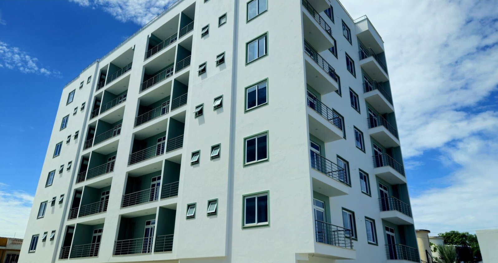 2BR All-Ensuite with Walk-In Closet & Pool - Nyali