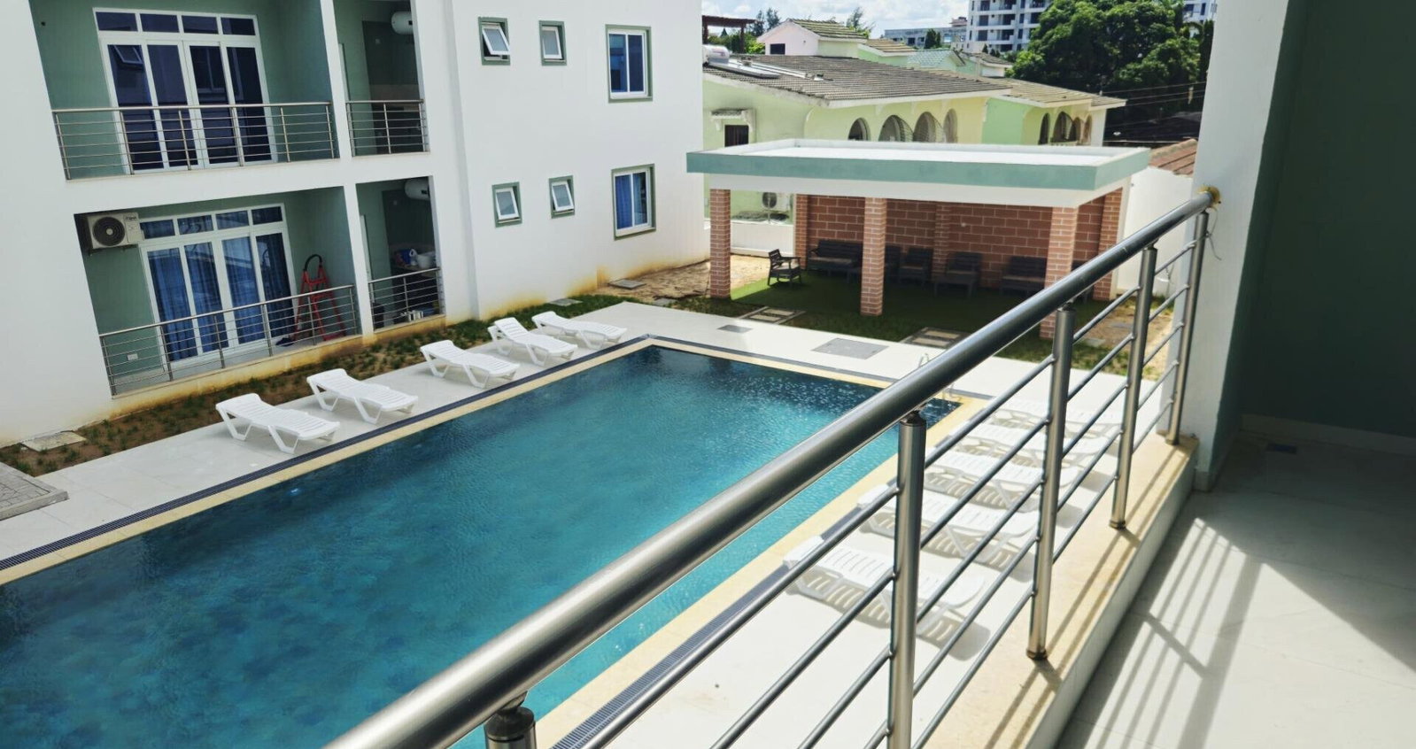 2BR All-Ensuite with Walk-In Closet & Pool - Nyali
