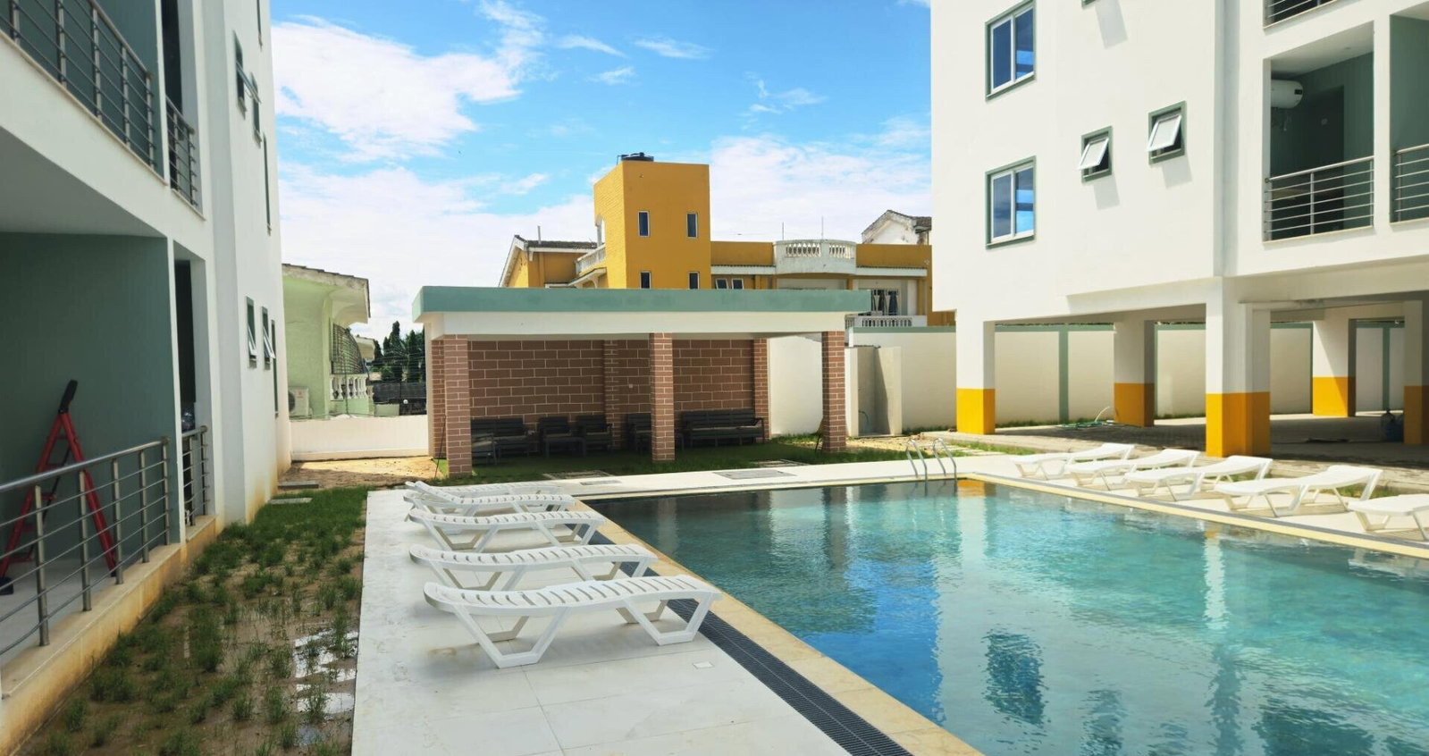 2BR All-Ensuite with Walk-In Closet & Pool - Nyali