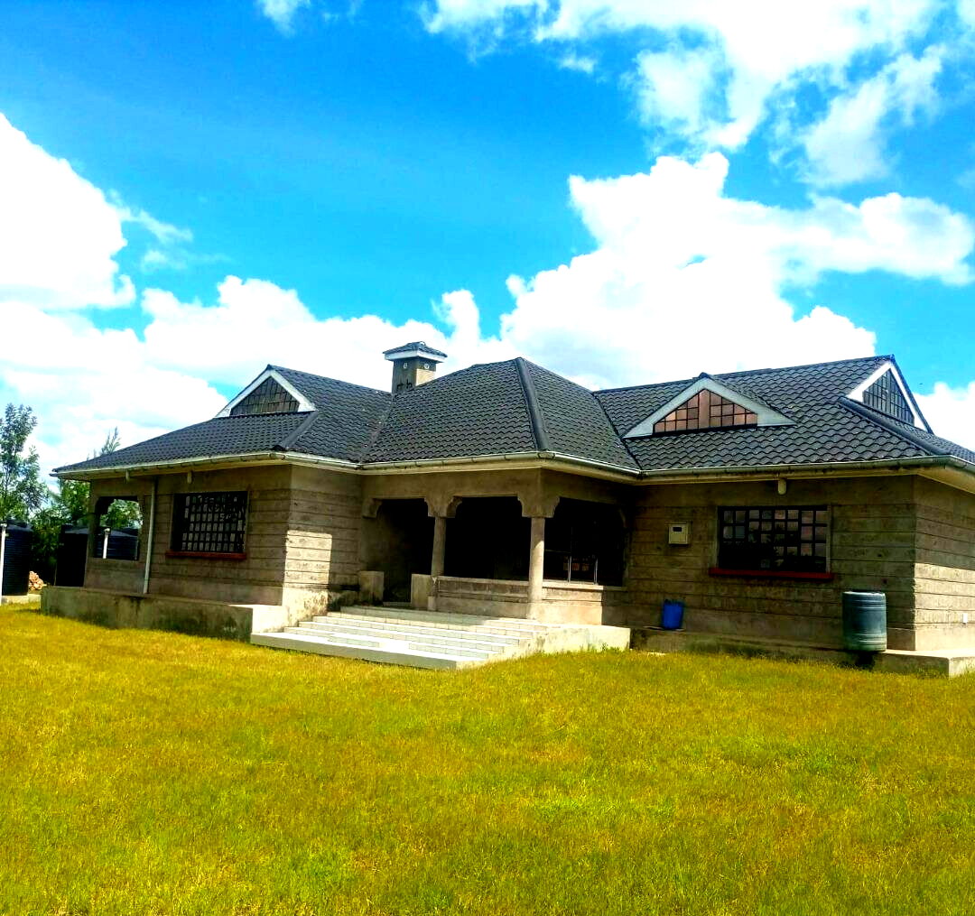 4BR Townhouse with Garden on 1.5 Acres