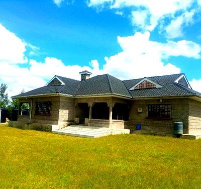 4BR Townhouse with Garden on 1.5 Acres