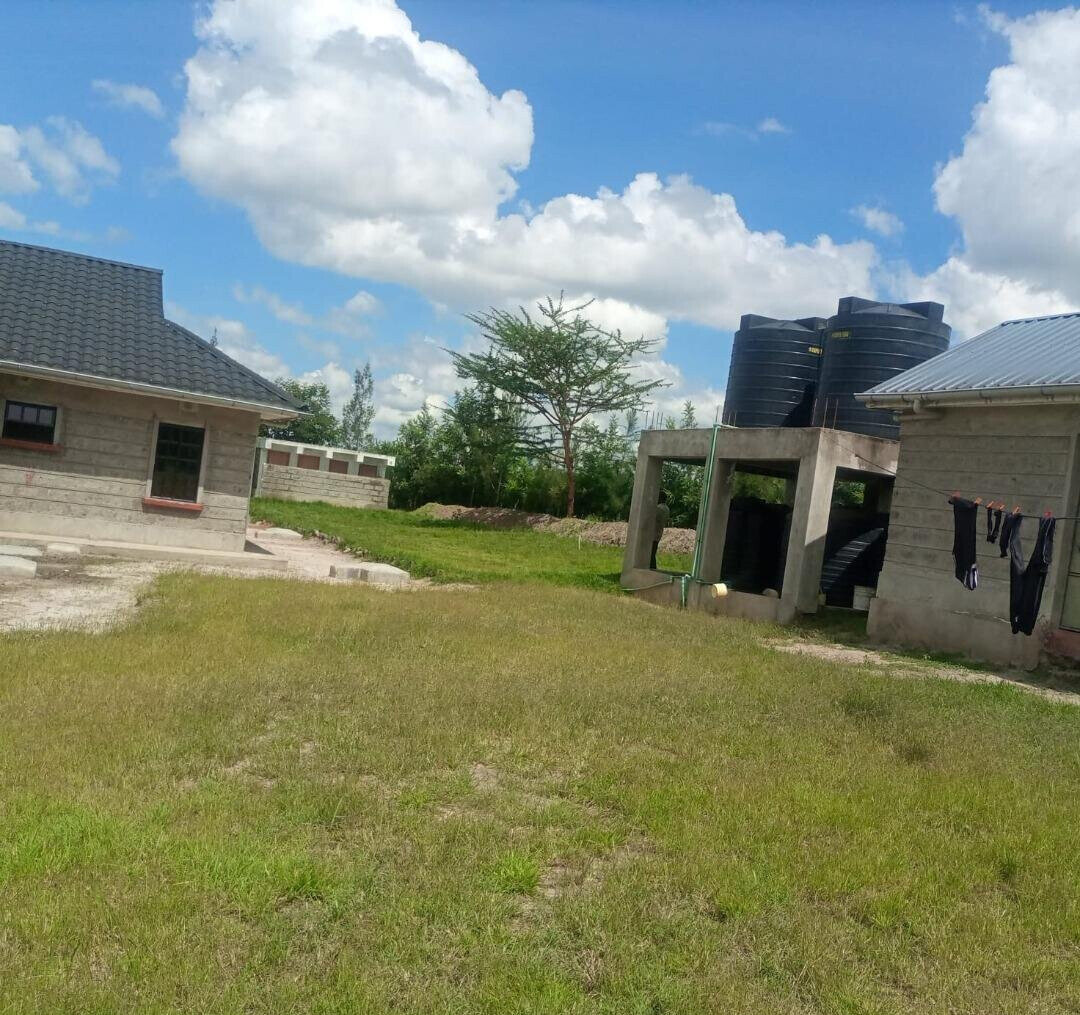 4BR Townhouse with Garden on 1.5 Acres