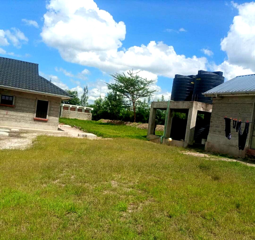 4BR Townhouse with Garden on 1.5 Acres
