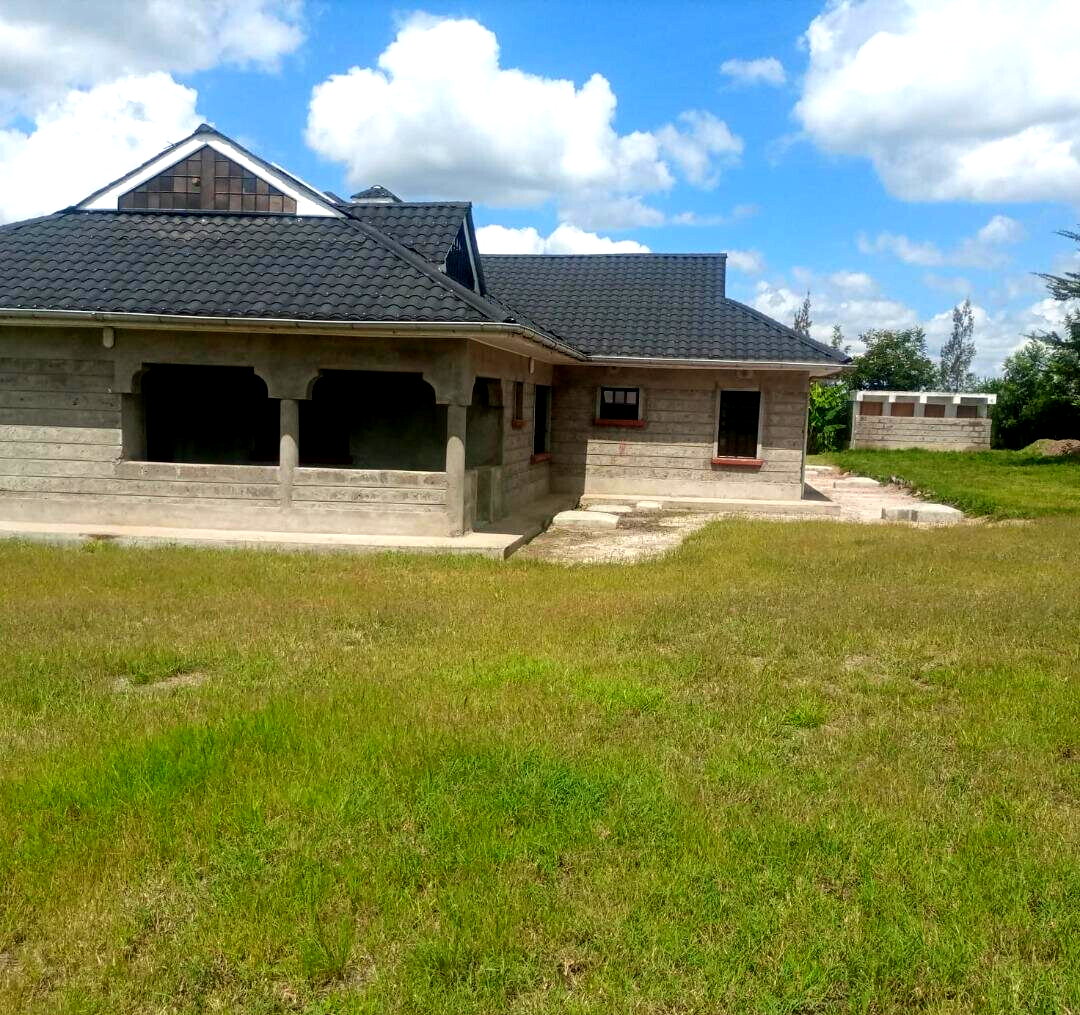 4BR Townhouse with Garden on 1.5 Acres