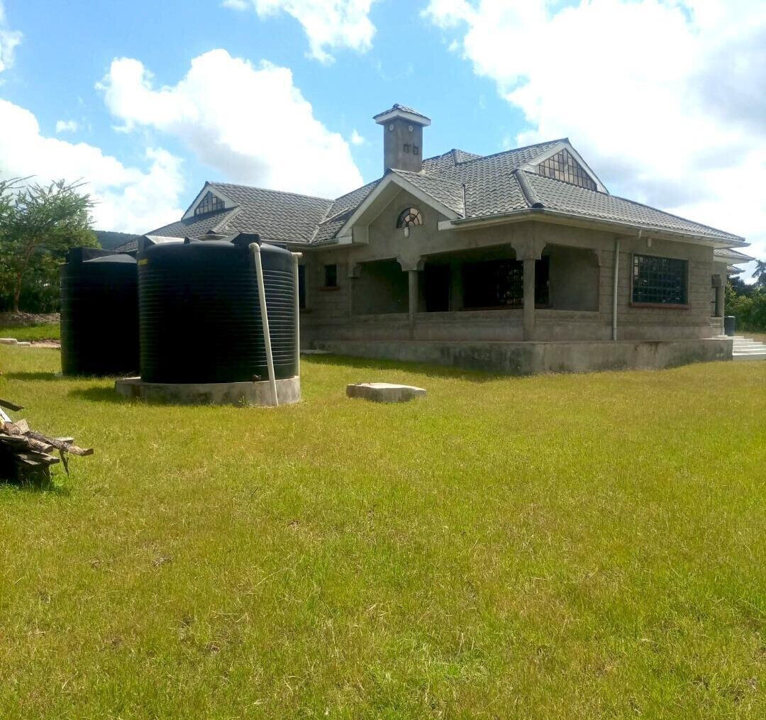 4BR Townhouse with Garden on 1.5 Acres