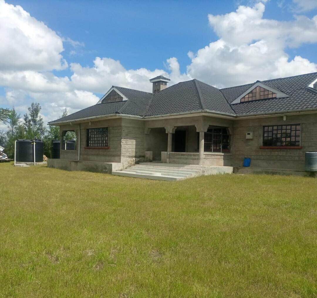 4BR Townhouse with Garden on 1.5 Acres