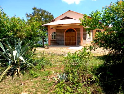 6 Acres at KSH 1.3M Each,In Mananja, Kenol-Makutano Highway. - Image 3