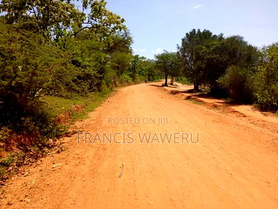 6 Acres at KSH 1.3M Each,In Mananja, Kenol-Makutano Highway. - Image 2
