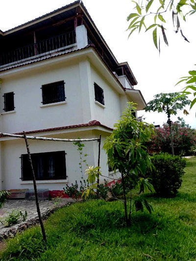 For Sale 4 Bedrooms Massionate Malindi - Image 2