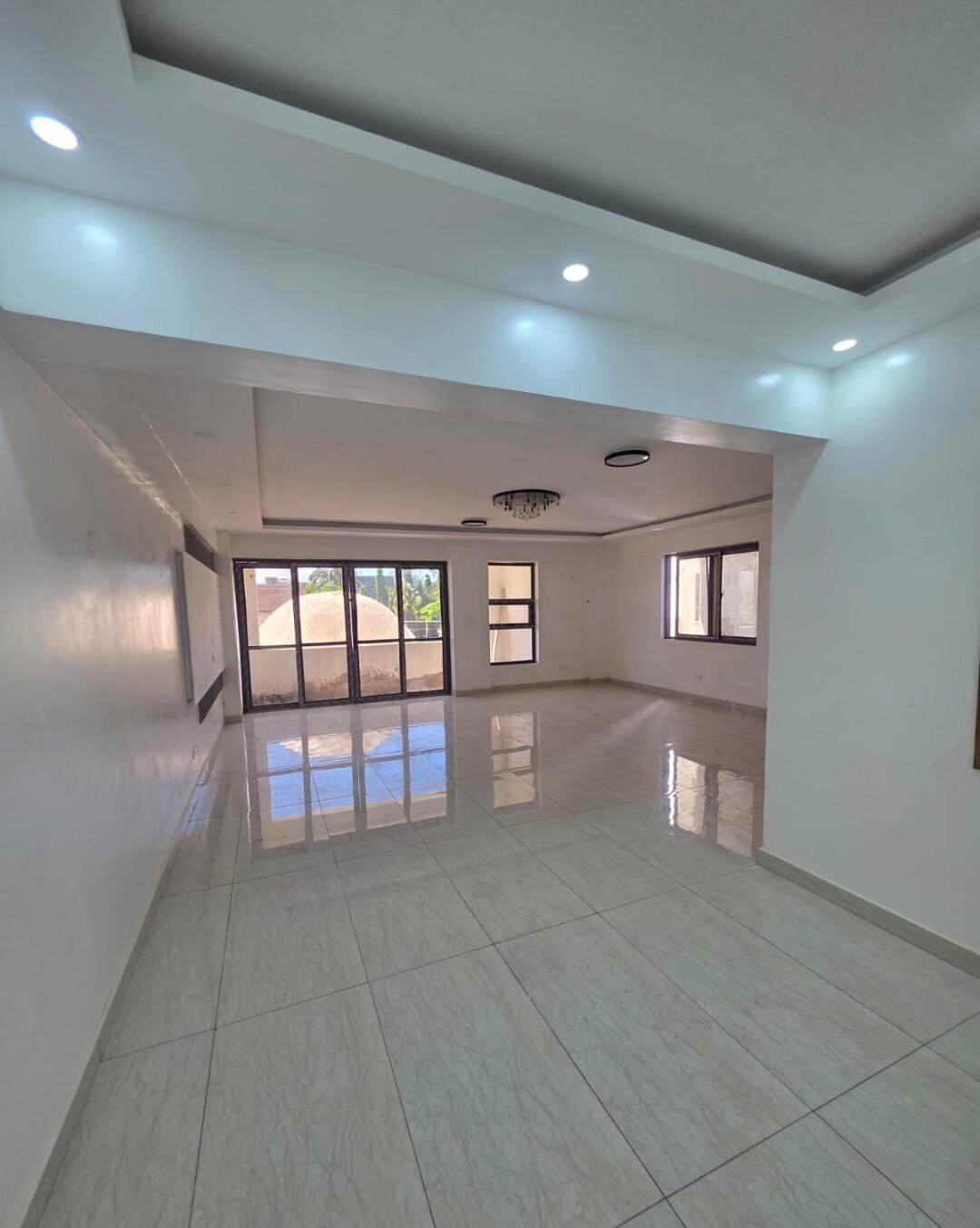 3BR Ultra-Modern Apartment with DSQ Near Nyali Golf Club