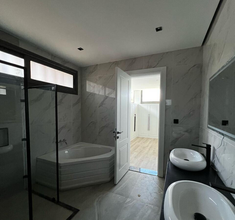 Exclusive 5-Bedroom All-Ensuite Townhouse - Lavington Compound of 6