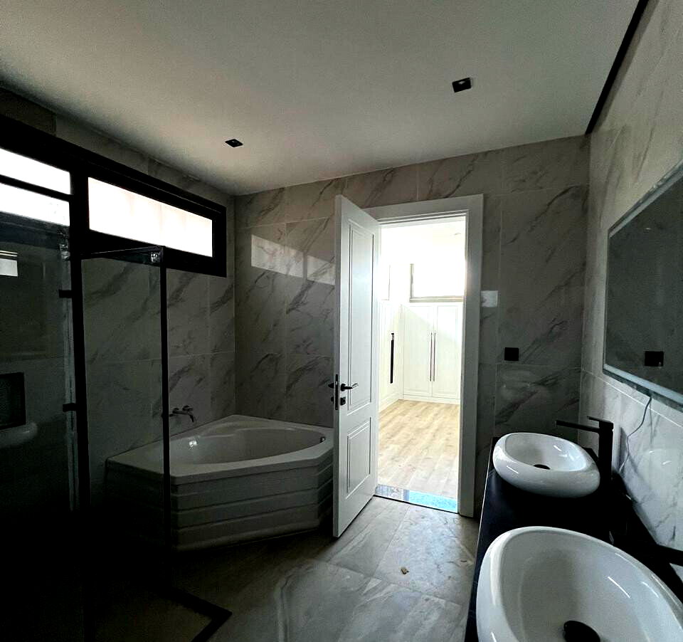 Exclusive 5-Bedroom All-Ensuite Townhouse - Lavington Compound of 6