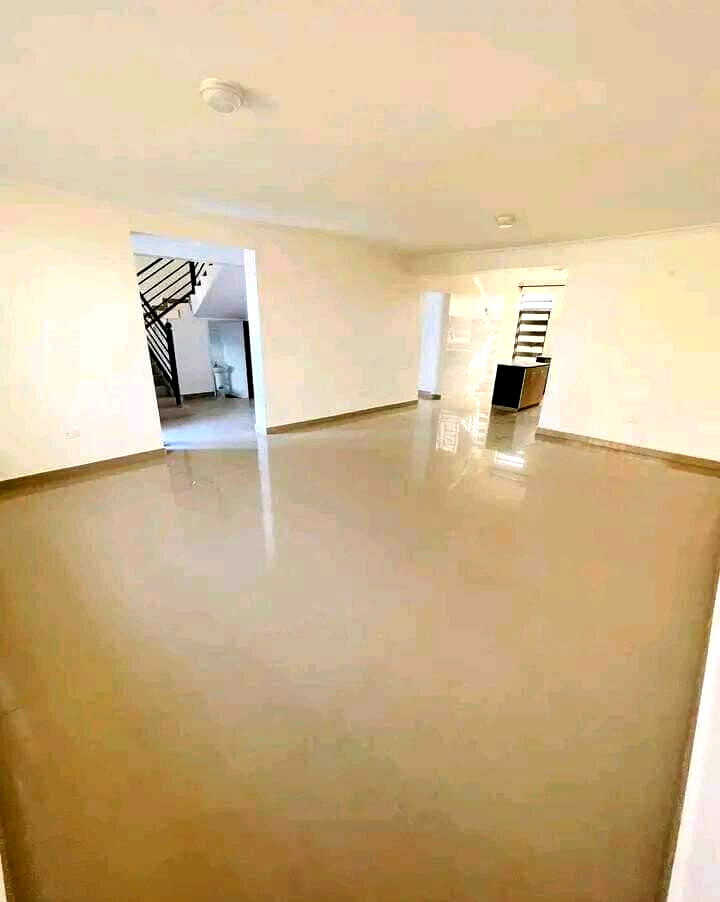 4BR Flat Roof Townhouse with Rooftop Terrace & DSQ - Kitengela