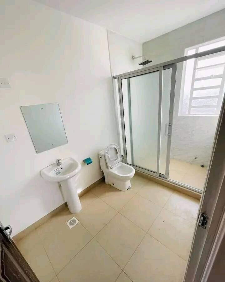 4BR Flat Roof Townhouse with Rooftop Terrace & DSQ - Kitengela