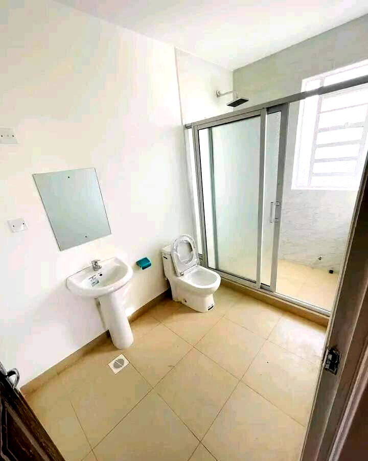 4BR Flat Roof Townhouse with Rooftop Terrace & DSQ - Kitengela