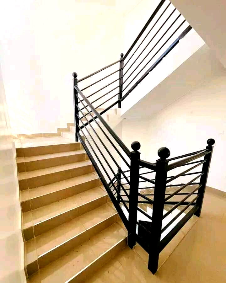 4BR Flat Roof Townhouse with Rooftop Terrace & DSQ - Kitengela