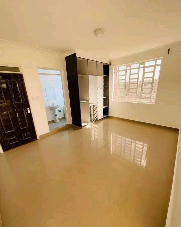 4BR Flat Roof Townhouse with Rooftop Terrace & DSQ - Kitengela