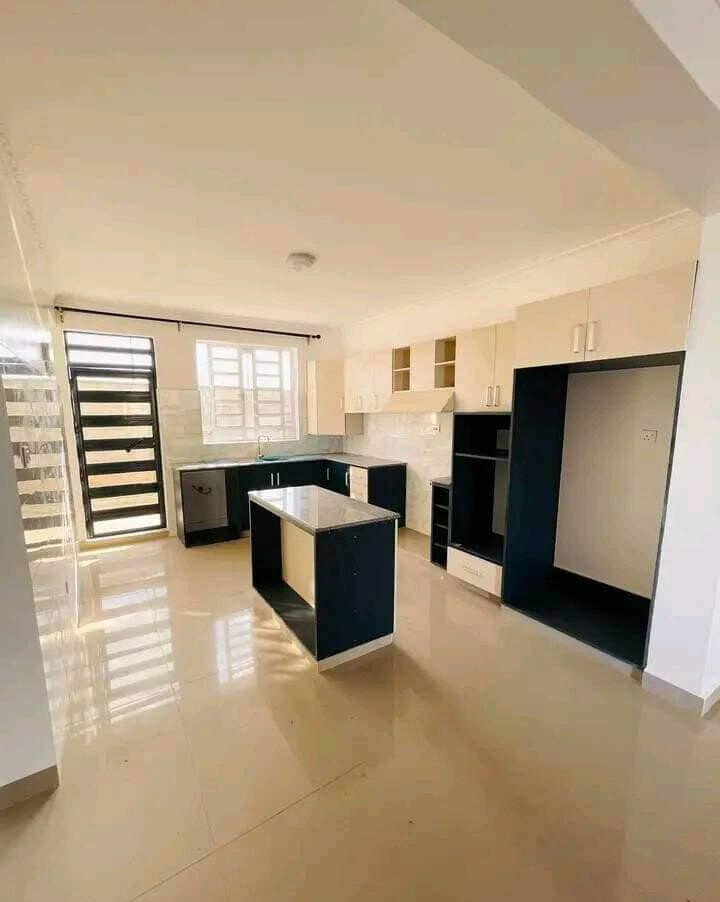 4BR Flat Roof Townhouse with Rooftop Terrace & DSQ - Kitengela