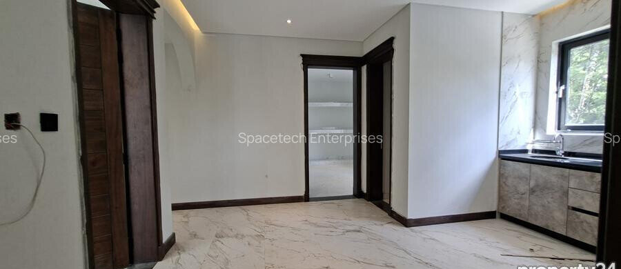 5BR Ambassadorial Residence at KSh 9K