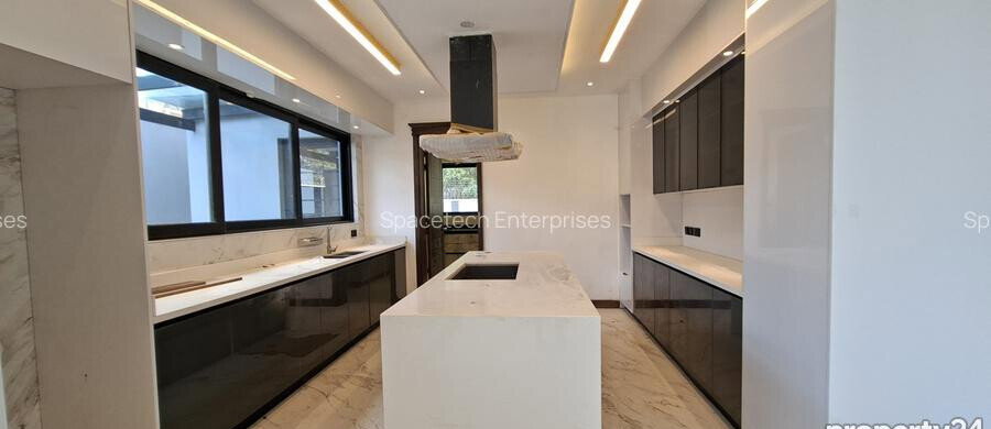5BR Ambassadorial Residence at KSh 9K