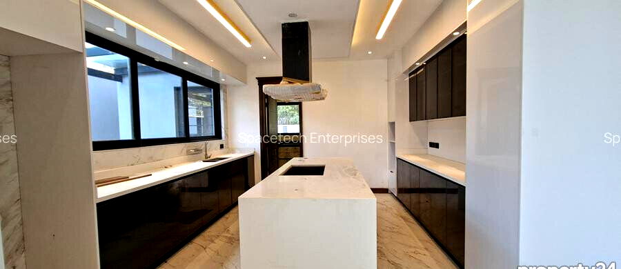 5BR Ambassadorial Residence at KSh 9K