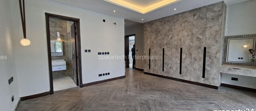 5BR Ambassadorial Residence at KSh 9K