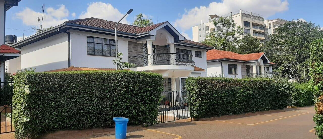 4-Ensuite Townhouse with DSQ & Pet-Friendly Garden - Westlands