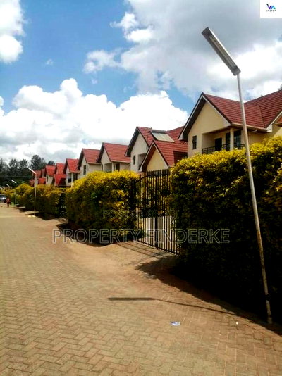 3bdrm Townhouse/Terrace in Kadeya, Oluulua for sale - Image 12