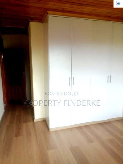 3bdrm Townhouse/Terrace in Kadeya, Oluulua for sale - Image 4