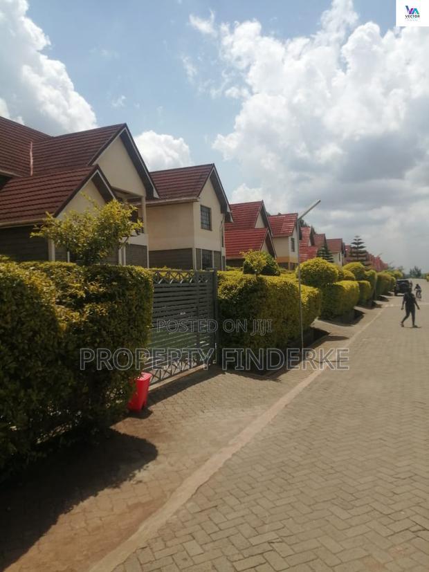 3bdrm Townhouse/Terrace in Kadeya, Oluulua for sale