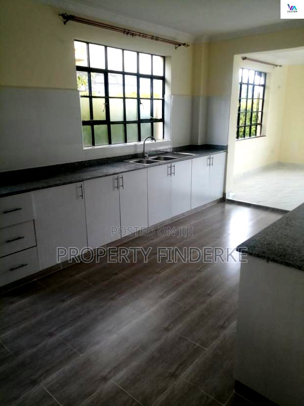 3bdrm Townhouse/Terrace in Kadeya, Oluulua for sale
