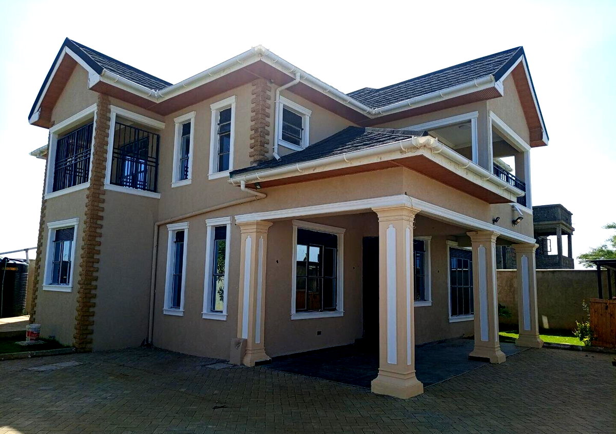 Newly Built 4BR All-Ensuite Townhouse with Walk-in Closet - Kamakis