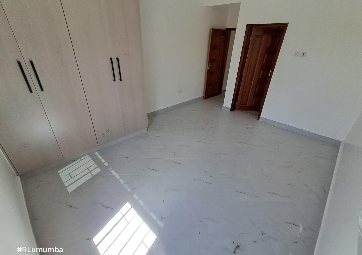 1/8 Acre 5BR Haven at KSh 120K