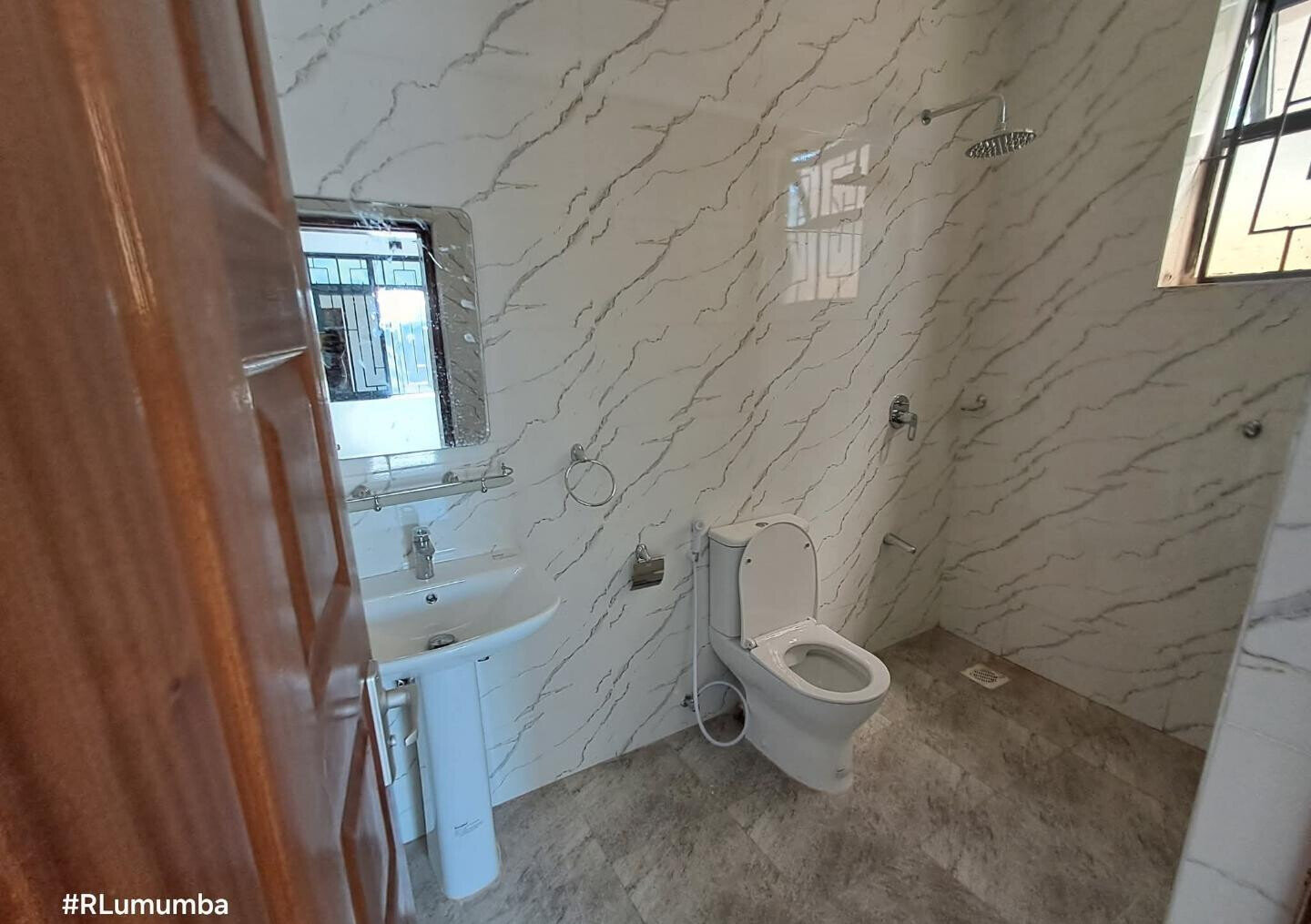 1/8 Acre 5BR Haven at KSh 120K