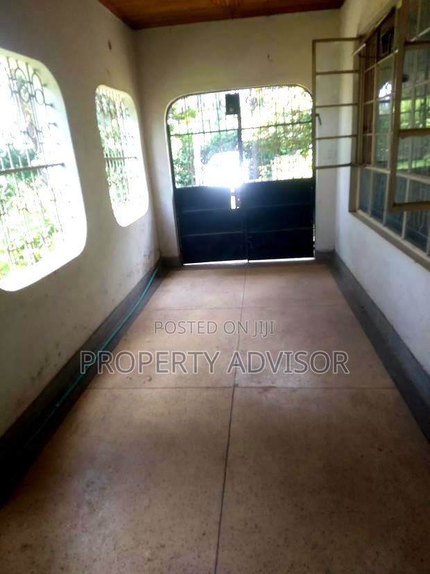 13bdrm Mansion in Mayeast Road, Karen C for rent