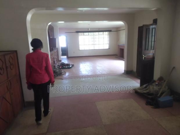 13bdrm Mansion in Mayeast Road, Karen C for rent