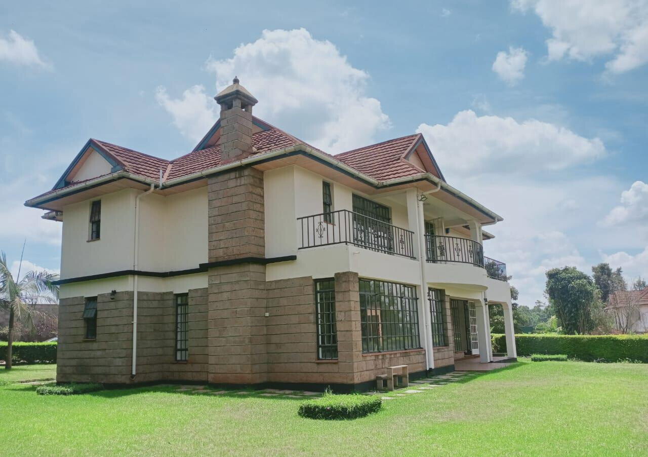 4BR All-Ensuite Townhouse on Half-Acre with DSQ - Runda