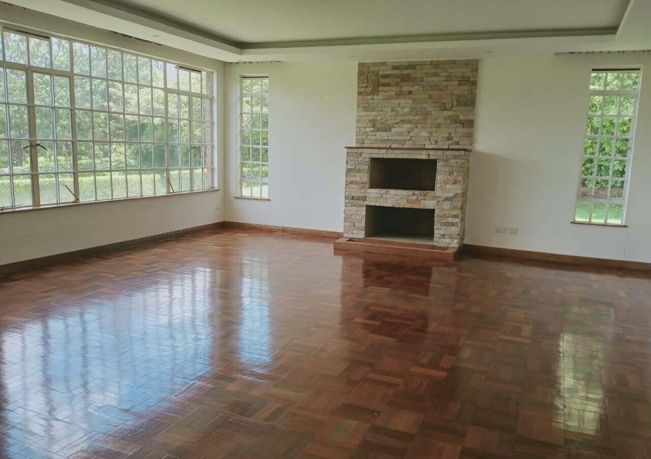 4BR All-Ensuite Townhouse on Half-Acre with DSQ - Runda