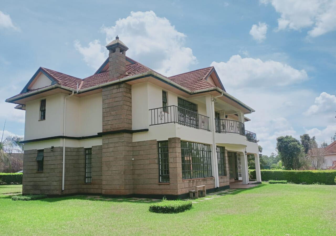 4BR All-Ensuite Townhouse on Half-Acre with DSQ - Runda