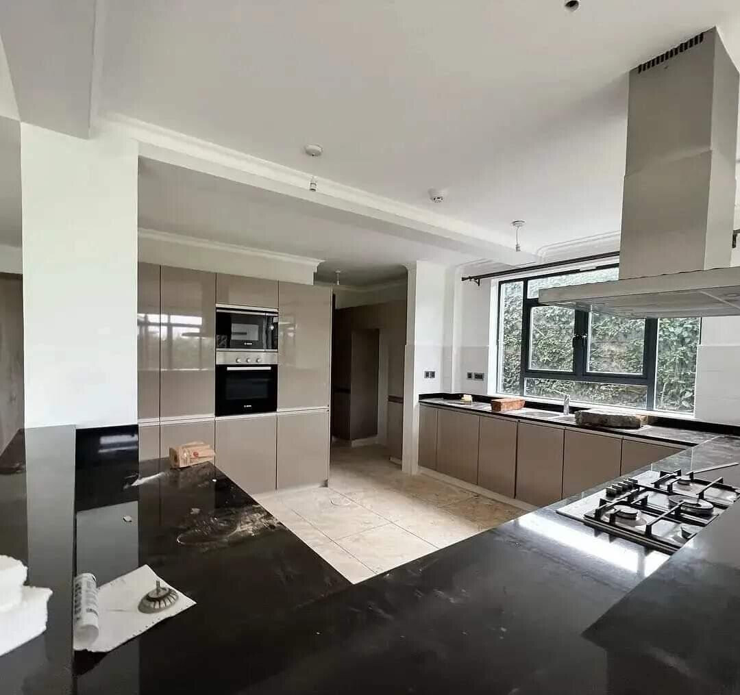 4BR All-Ensuite Villa with Pool & Gym - Runda, Nairobi