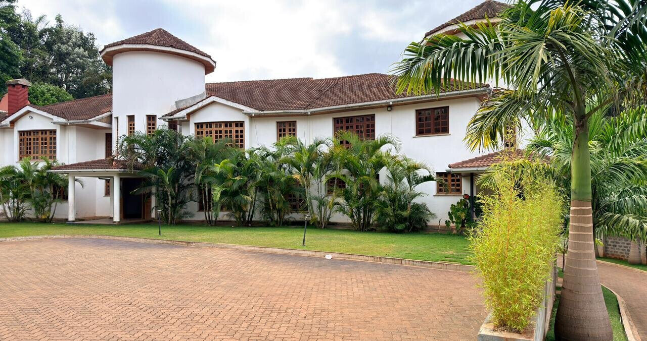 Luxury 5BR Ambassadorial Villa