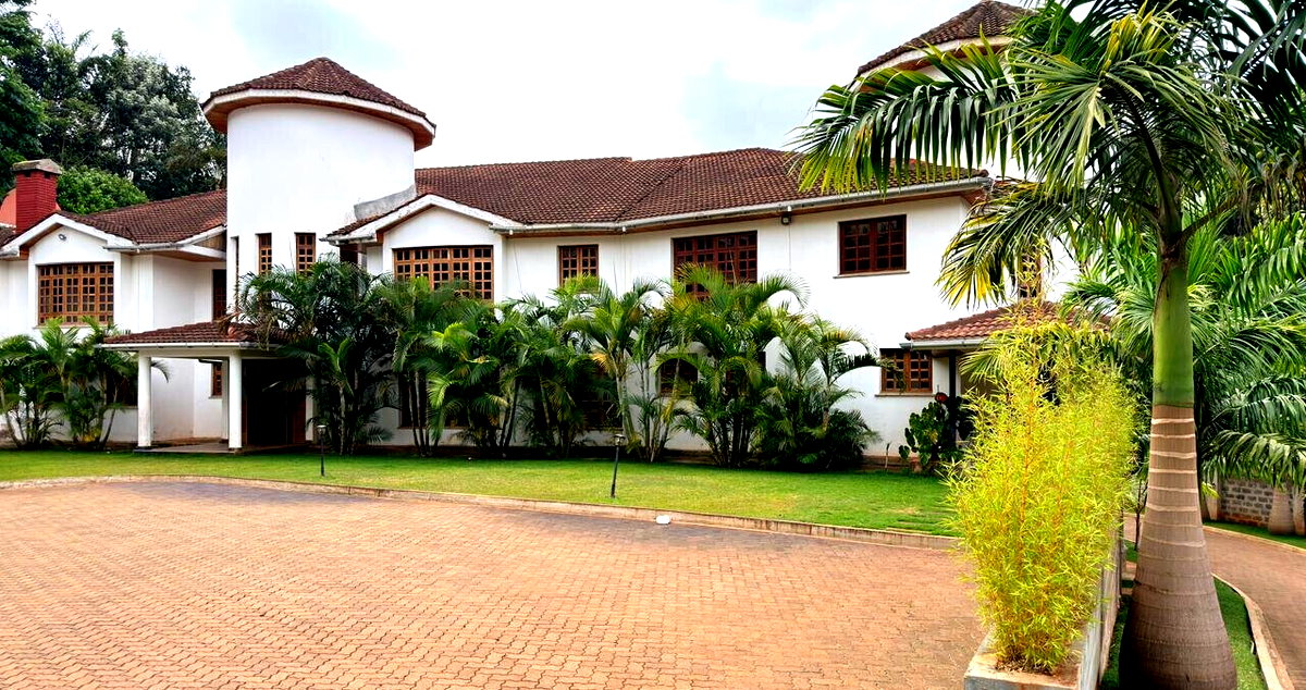 Luxury 5BR Ambassadorial Villa